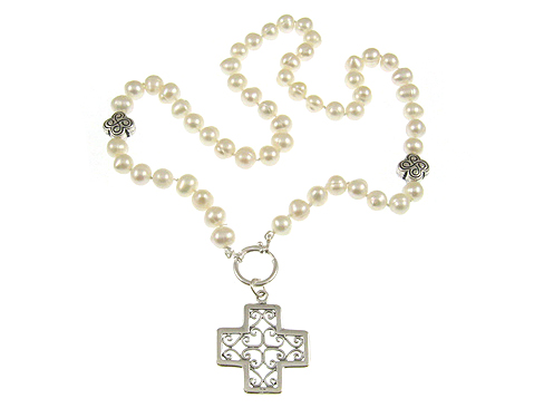 Clover Pearl Necklace